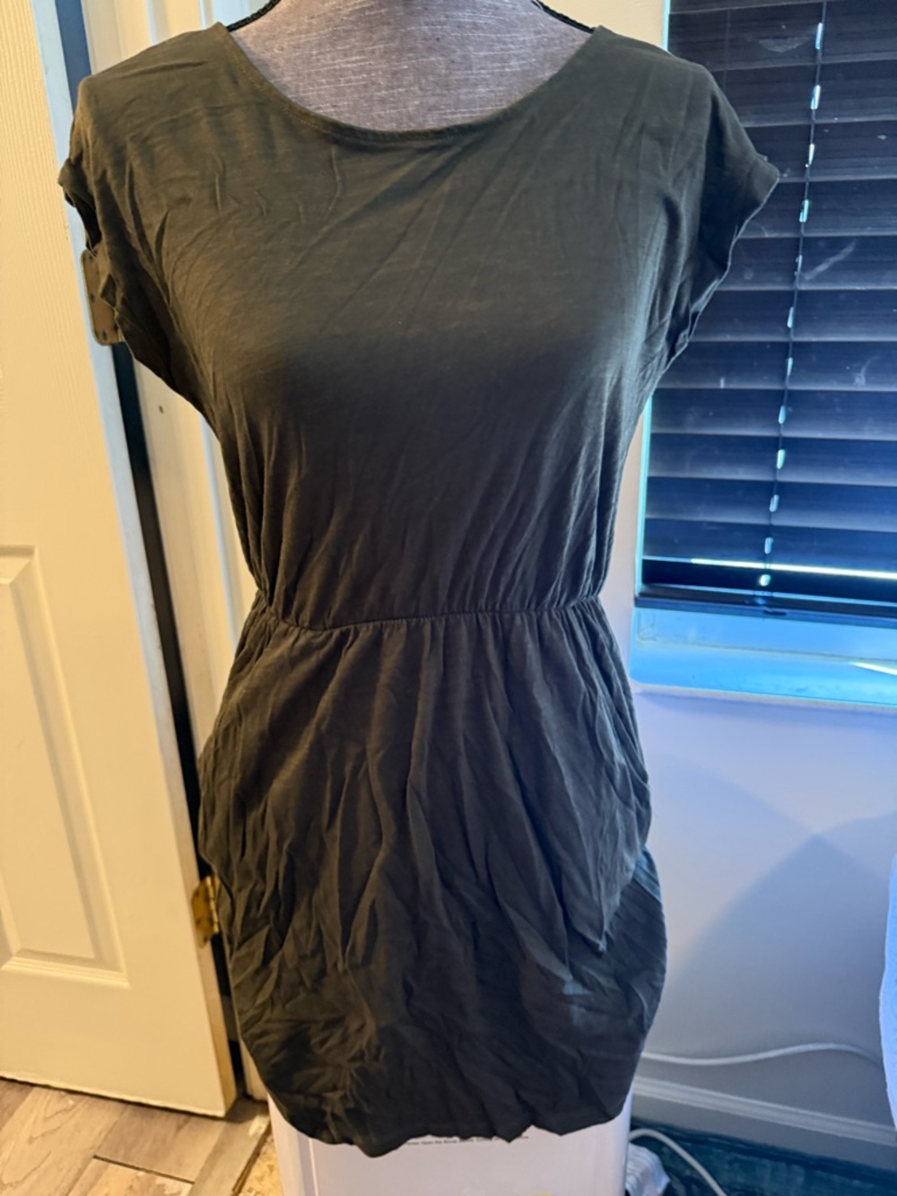 H&M Basic Olive Short Sleeve Pullover Top